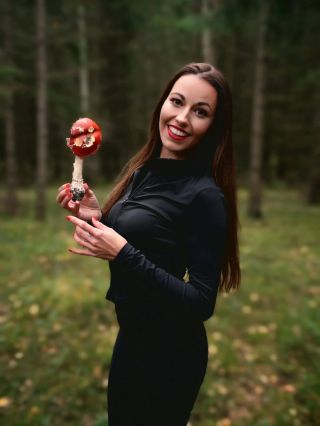 Podzim přišel letos až moc rychle 🥲😶‍🌫️ Pokud cítíte podzimní chlad nejen v kolenou, zkuste si vyrobit muchomůrkové mazání...